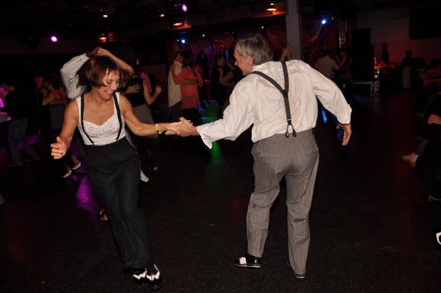 min 2010 11 13 fous swing 103